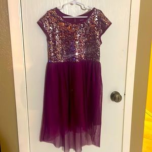 George burgundy girl’s fancy sequenced and pleated dress size M 7/8